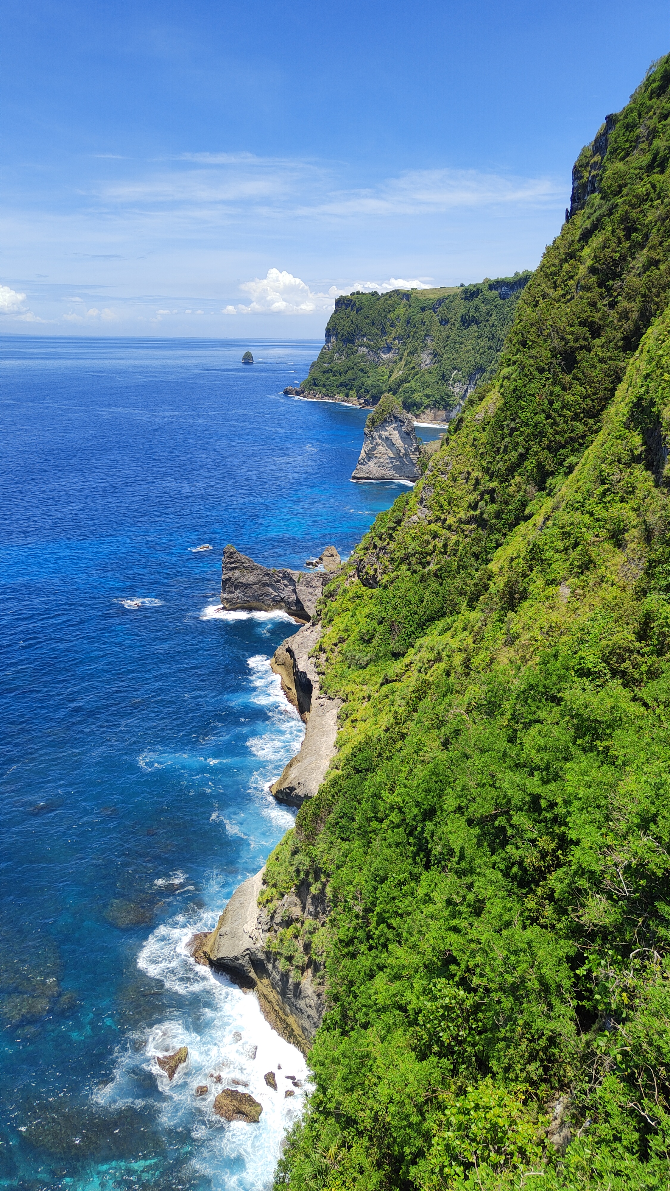 Peguyangan Cliff Waterfall (Nusa Penida)